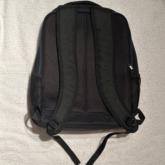 Dell Laptop Backpack - Picture 4 of 10